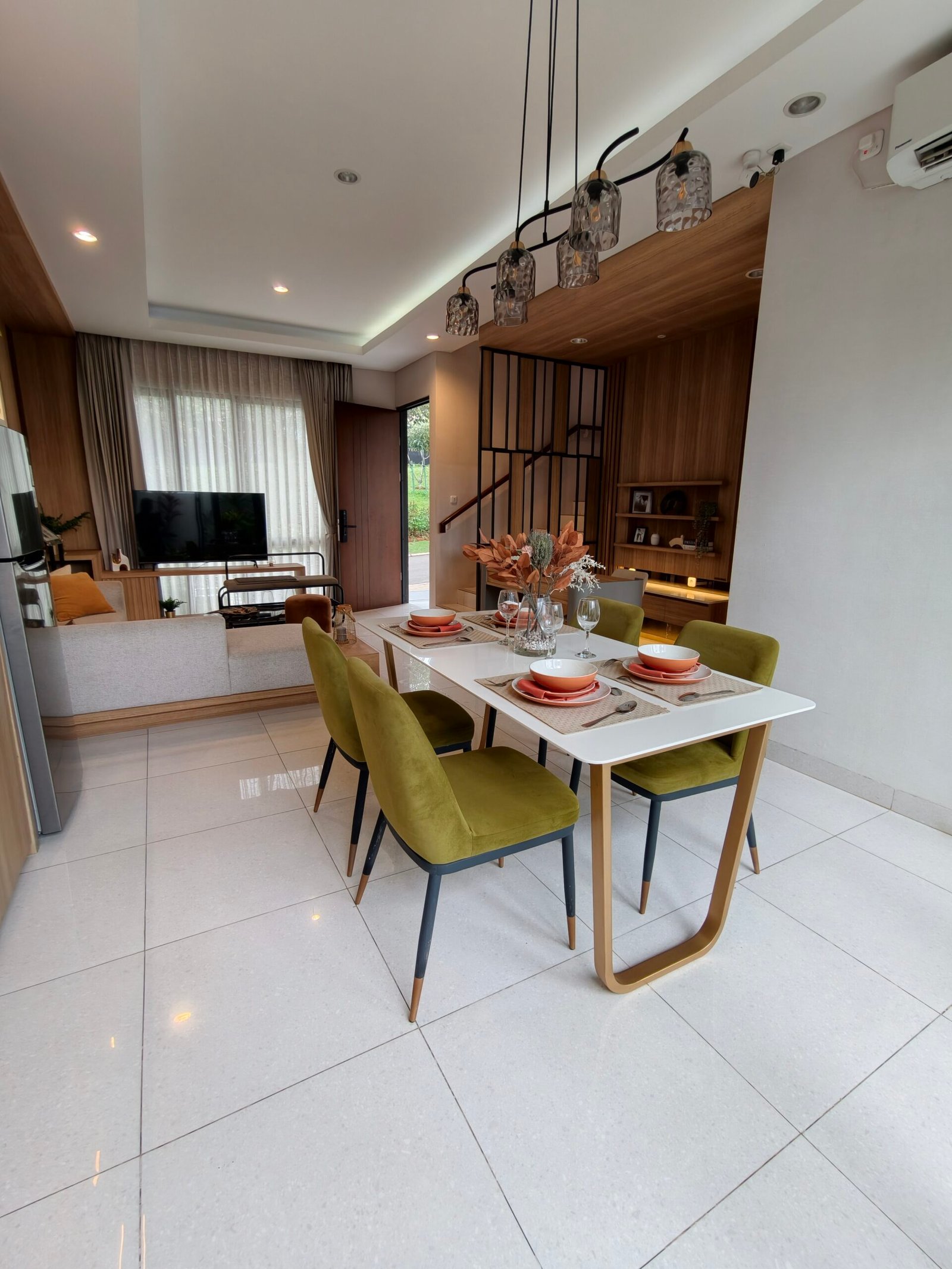 format: 0; filter: 0; fileterIntensity: 0.0; filterMask: 0; captureOrientation: 90;
runfunc: 0; algolist: 0;
multi-frame: 1;
brp_mask:0;
brp_del_th:0.0000,0.0000;
brp_del_sen:0.0000,0.0000;
motionR: 0;
delta:1;
bokeh:1;
module: photo;hw-remosaic: false;touch: (-1.0, -1.0);sceneMode: 13107200;cct_value: 0;AI_Scene: (-1, -1);aec_lux: 161.0;aec_lux_index: 0;albedo:  ;confidence:  ;motionLevel: -1;weatherinfo: weather?null, icon:null, weatherInfo:100;temperature: 37;zeissColor: bright;