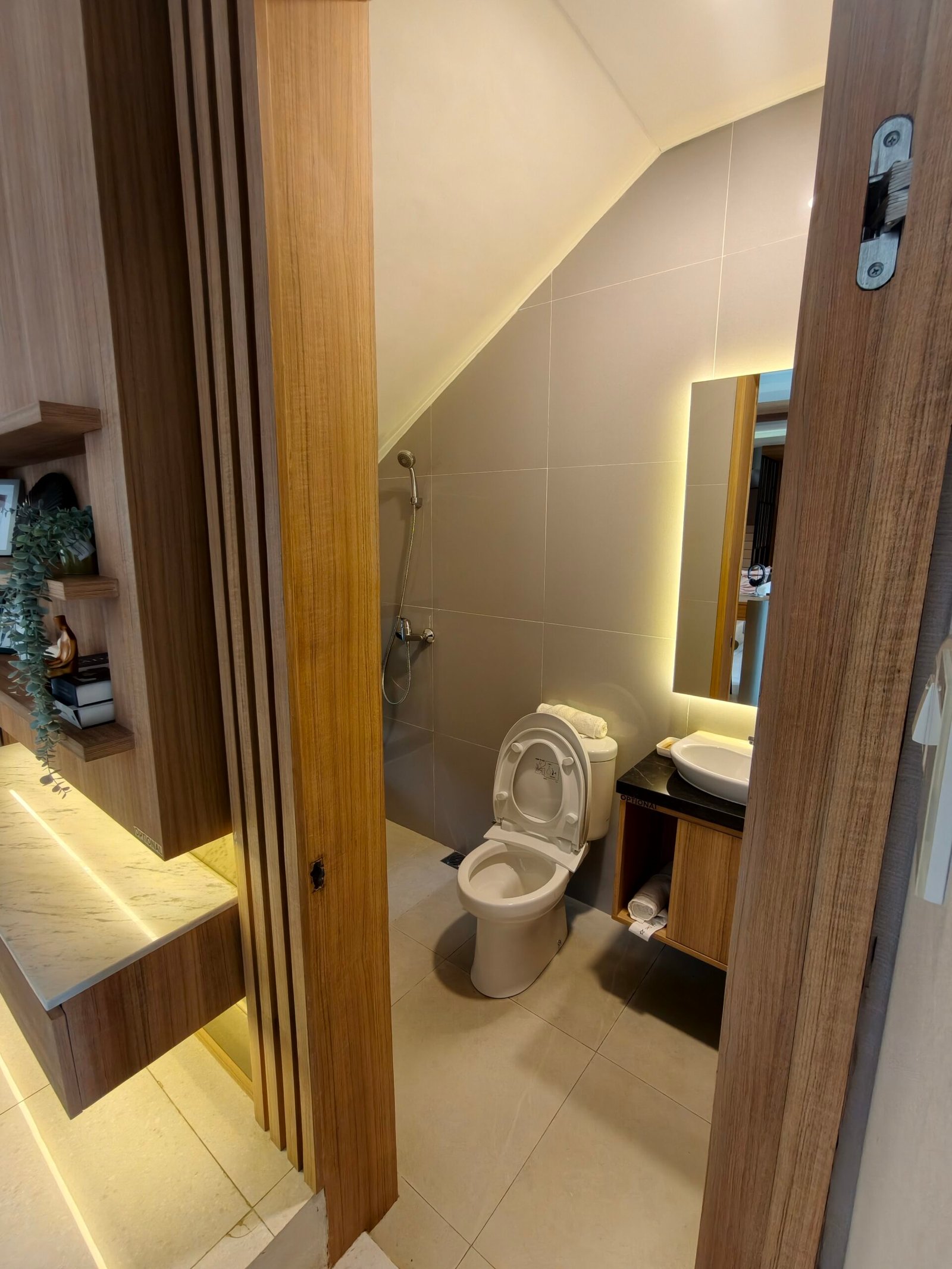 format: 0; filter: 0; fileterIntensity: 0.0; filterMask: 0; captureOrientation: 90;
runfunc: 0; algolist: 0;
multi-frame: 1;
brp_mask:0;
brp_del_th:0.0000,0.0000;
brp_del_sen:0.0000,0.0000;
motionR: 0;
delta:1;
bokeh:1;
module: photo;hw-remosaic: false;touch: (-1.0, -1.0);sceneMode: 13107200;cct_value: 0;AI_Scene: (-1, -1);aec_lux: 260.0;aec_lux_index: 0;albedo:  ;confidence:  ;motionLevel: -1;weatherinfo: weather?null, icon:null, weatherInfo:100;temperature: 37;zeissColor: bright;