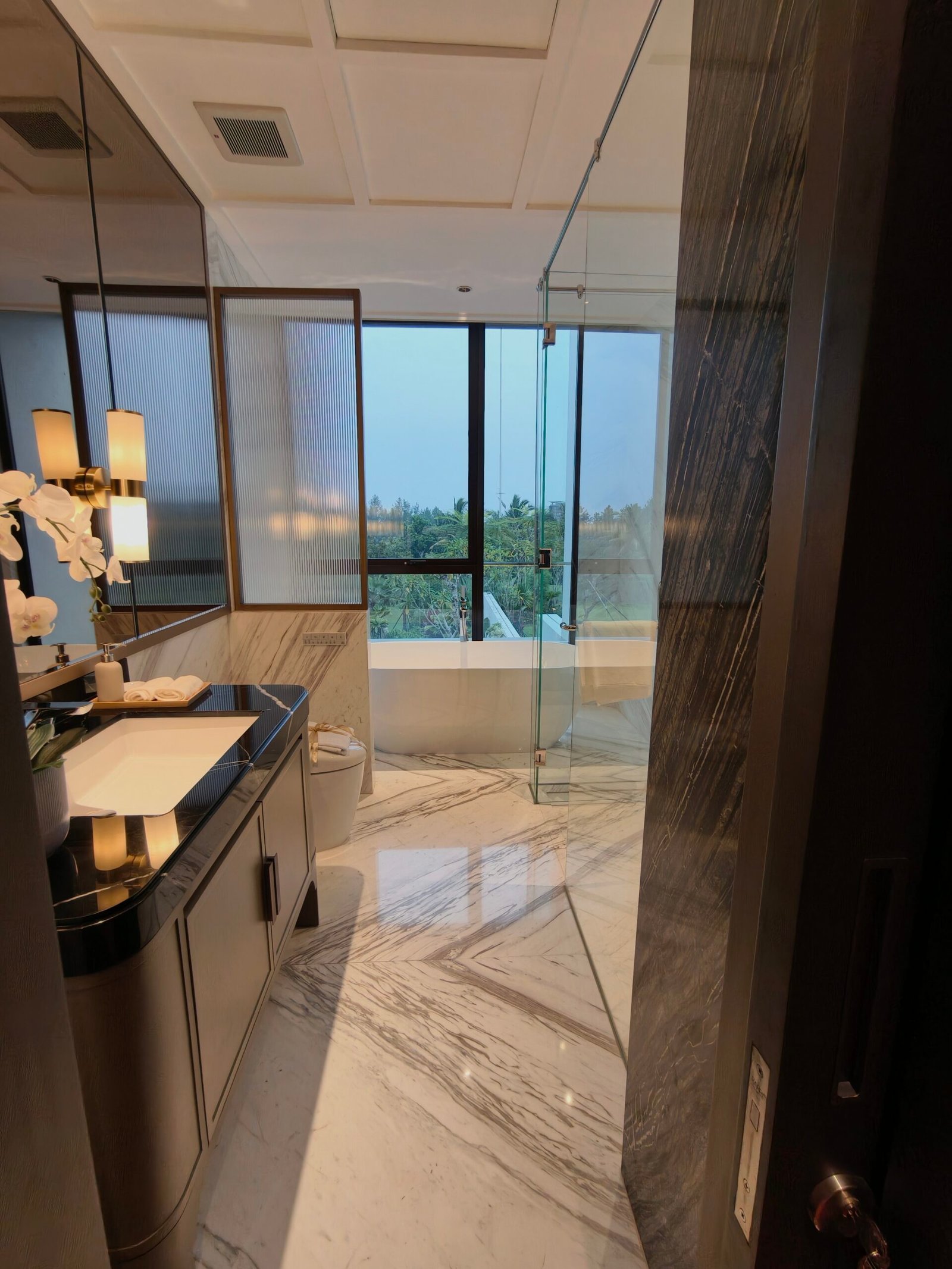 format: 0; filter: 102; fileterIntensity: 0.8; filterMask: 0; captureOrientation: 90;
runfunc: 0; algolist: 0;
multi-frame: 1;
brp_mask:0;
brp_del_th:0.0000,0.0000;
brp_del_sen:0.0000,0.0000;
motionR: 0;
delta:1;
bokeh:1;
module: photo;hw-remosaic: false;touch: (-1.0, -1.0);sceneMode: 12582912;cct_value: 0;AI_Scene: (-1, -1);aec_lux: 291.0;aec_lux_index: 0;albedo:  ;confidence:  ;motionLevel: -1;weatherinfo: weather?null, icon:null, weatherInfo:100;temperature: 36;zeissColor: bright;